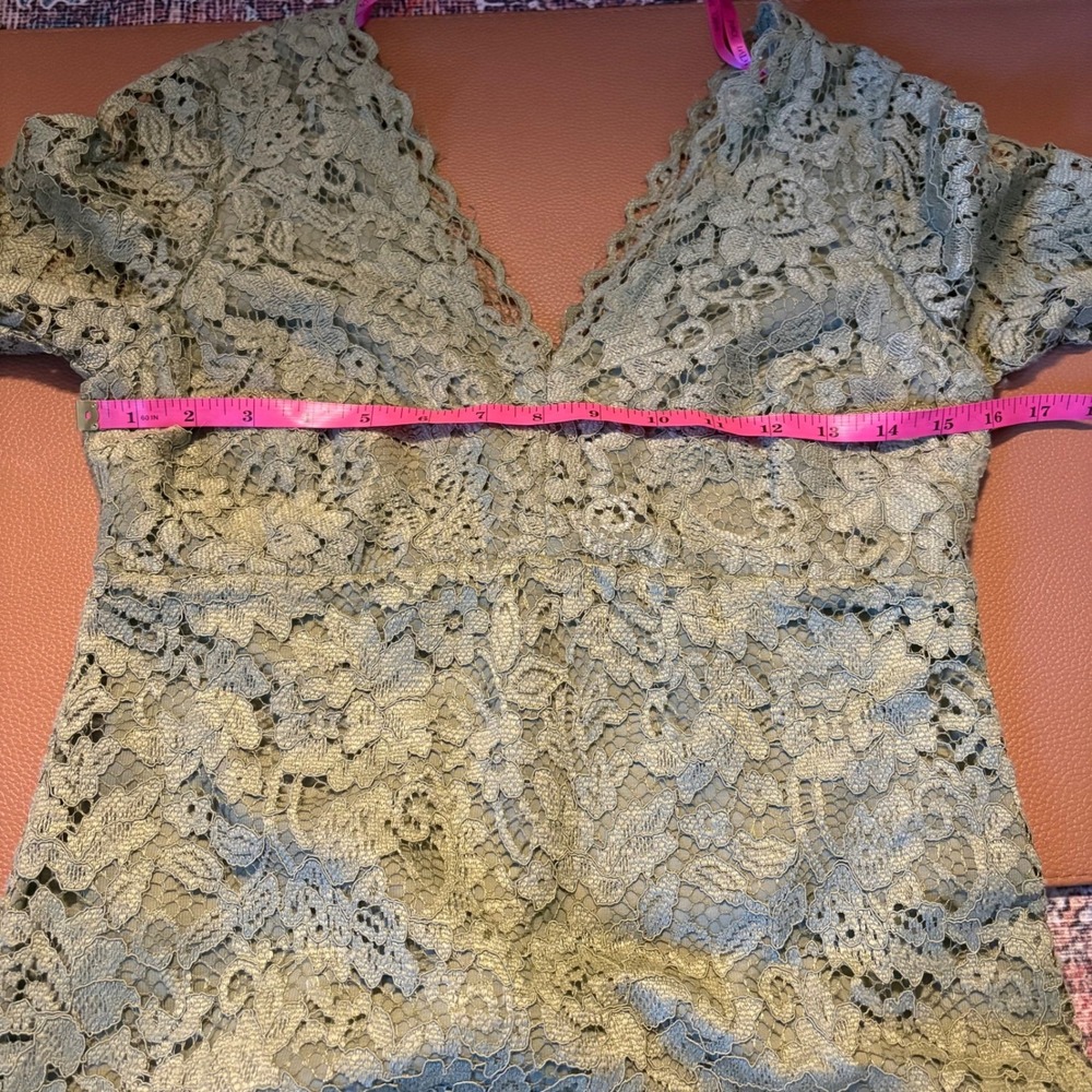 Betsey Johnson Lace Dress V Neck Bell Sleeve Green Party Cocktail Size 2 - Picture 7 of 9